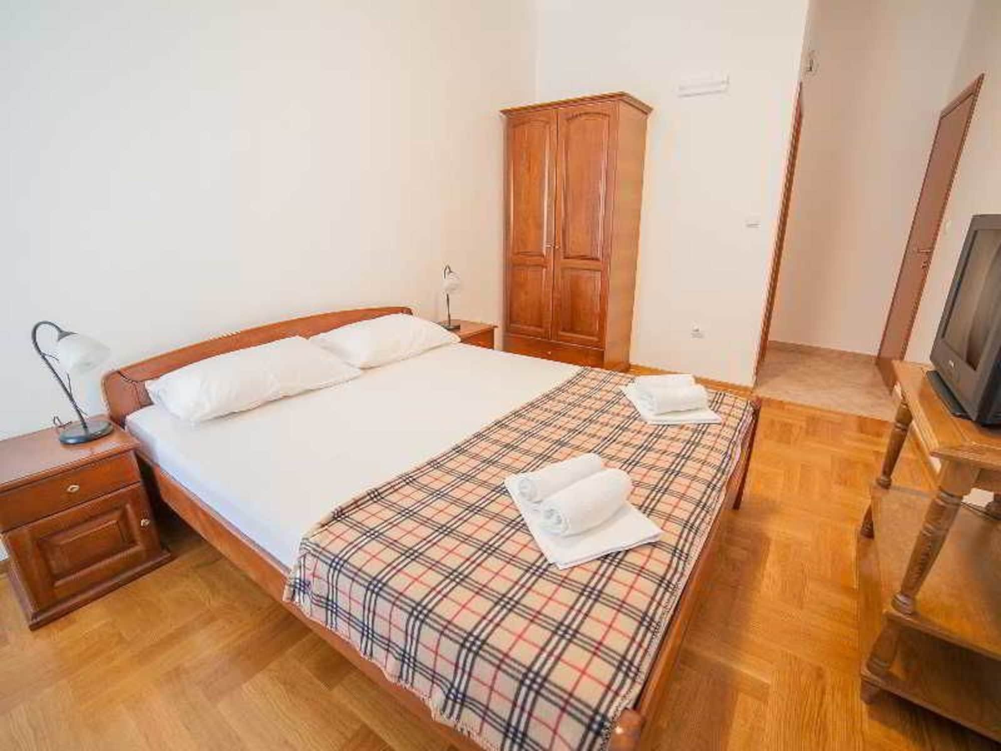 Apartments Ivan Petrovac 外观 照片